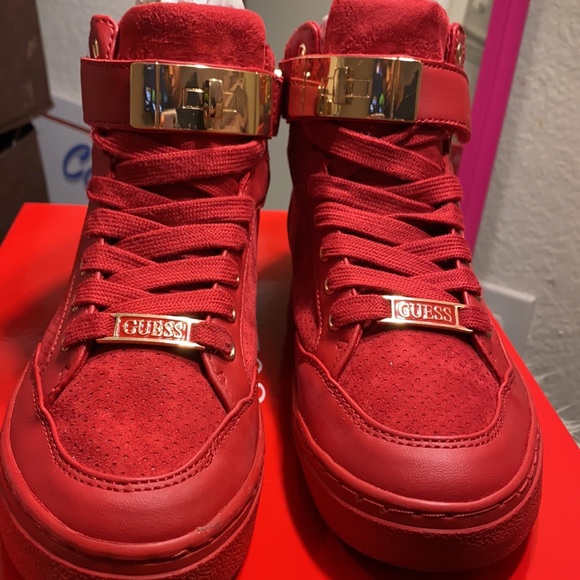 Suede guess shoes - Picture 2 of 3